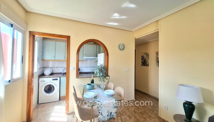 Resale - Apartment - Middle Floor Apartment - Torrevieja - Torrevieja Centro