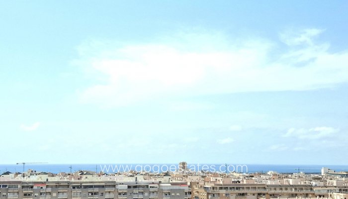 Resale - Apartment - Middle Floor Apartment - Torrevieja - Torrevieja Centro