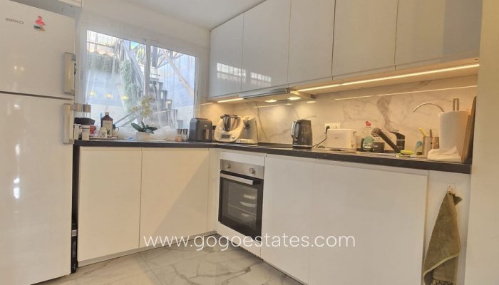 Te koop - Huis - Halfvrijstaande woning - Torrevieja - Torrevieja Centro