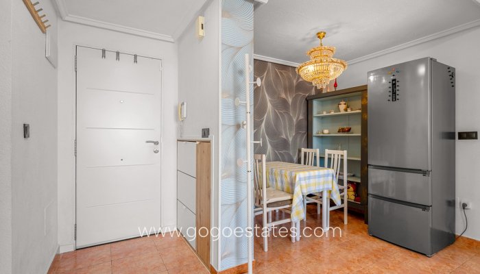 Te koop - Appartement - Appartement op de middelste verdieping - Torrevieja - Torrevieja Centro