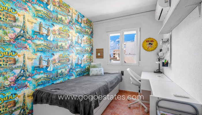 Te koop - Appartement - Appartement op de middelste verdieping - Torrevieja - Torrevieja Centro