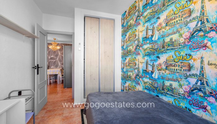 Te koop - Appartement - Appartement op de middelste verdieping - Torrevieja - Torrevieja Centro