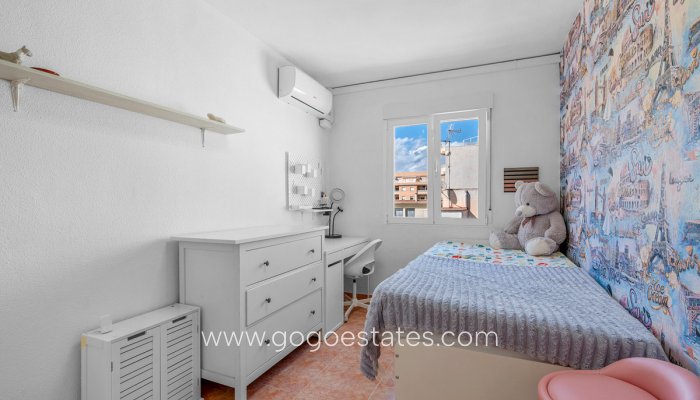 Te koop - Appartement - Appartement op de middelste verdieping - Torrevieja - Torrevieja Centro