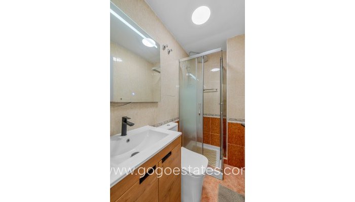 Te koop - Appartement - Appartement op de middelste verdieping - Torrevieja - Torrevieja Centro