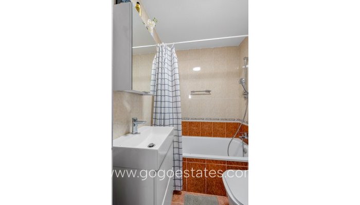 Te koop - Appartement - Appartement op de middelste verdieping - Torrevieja - Torrevieja Centro