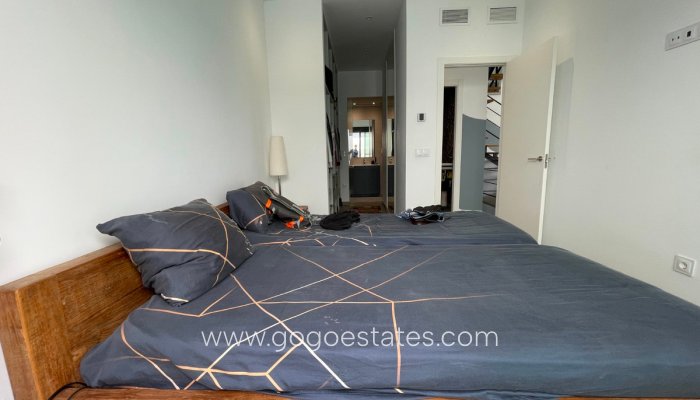 Te koop - Huis - Vrijstaande Villa - Alicante - Dolores Centro