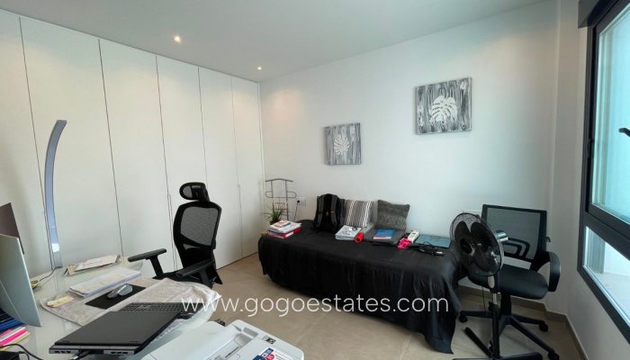 Te koop - Huis - Vrijstaande Villa - Alicante - Dolores Centro