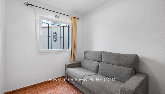 Te koop - Huis - Vrijstaande Villa - Torrevieja - Torrevieja Centro