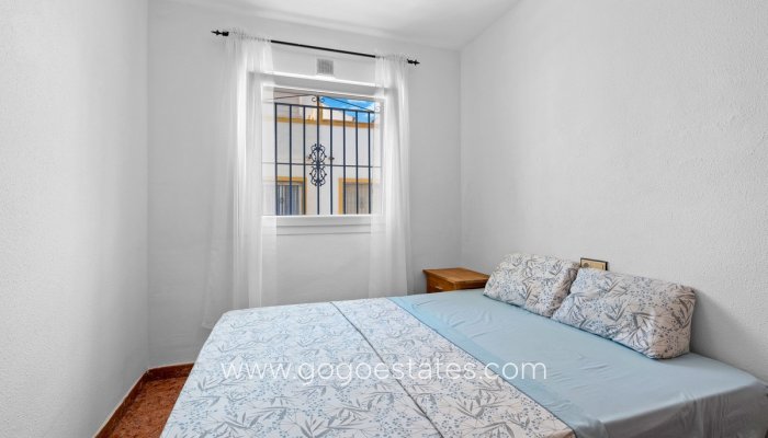 Te koop - Huis - Vrijstaande Villa - Torrevieja - Torrevieja Centro