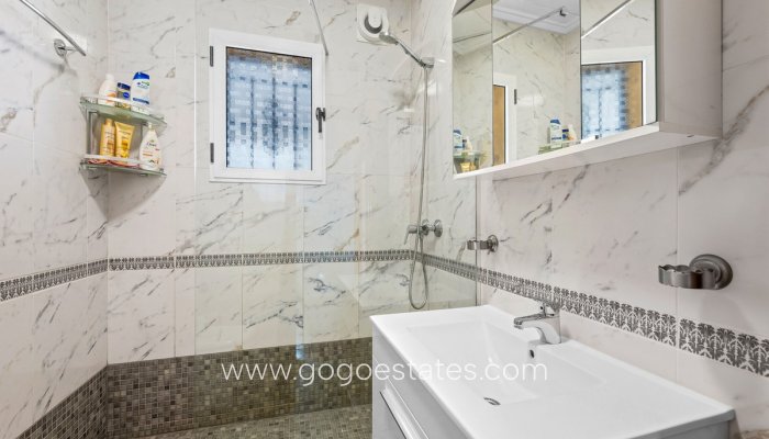 Te koop - Huis - Vrijstaande Villa - Torrevieja - Torrevieja Centro