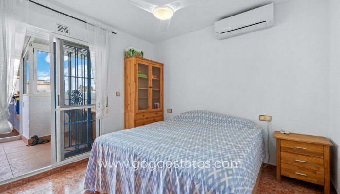 Te koop - Huis - Vrijstaande Villa - Torrevieja - Torrevieja Centro