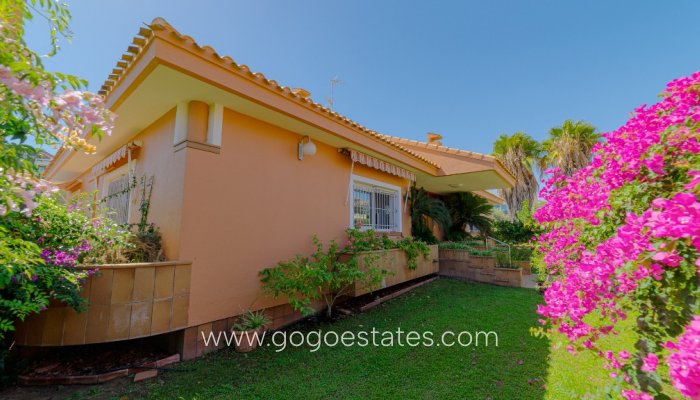 Te koop - Huis - Vrijstaande Villa - Orihuela - Campoamor