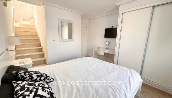 Te koop - Huis - Stadswoning - Torrevieja - La Mata