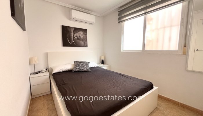 Te koop - Huis - Stadswoning - Torrevieja - La Mata