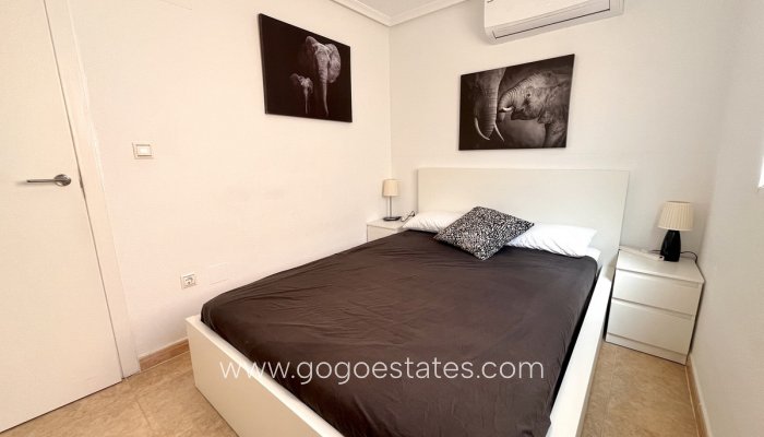 Te koop - Huis - Stadswoning - Torrevieja - La Mata