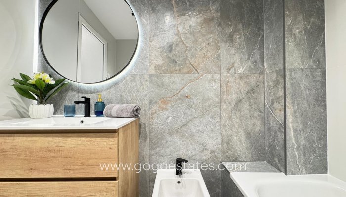 Te koop - Appartement - Appartement op de middelste verdieping - Torrevieja - Torrevieja Centro