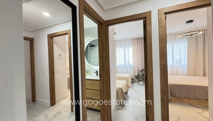 Te koop - Appartement - Appartement op de middelste verdieping - Torrevieja - Torrevieja Centro