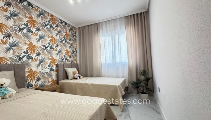 Te koop - Appartement - Appartement op de middelste verdieping - Torrevieja - Torrevieja Centro