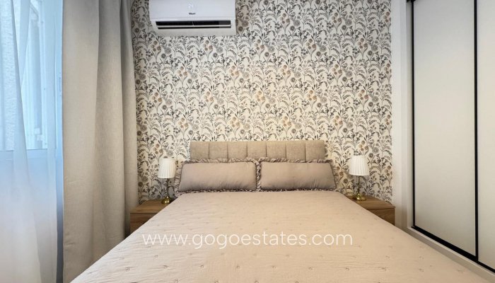 Te koop - Appartement - Appartement op de middelste verdieping - Torrevieja - Torrevieja Centro