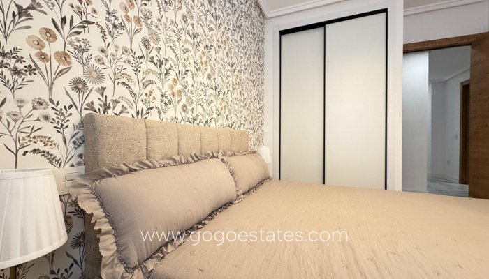 Te koop - Appartement - Appartement op de middelste verdieping - Torrevieja - Torrevieja Centro