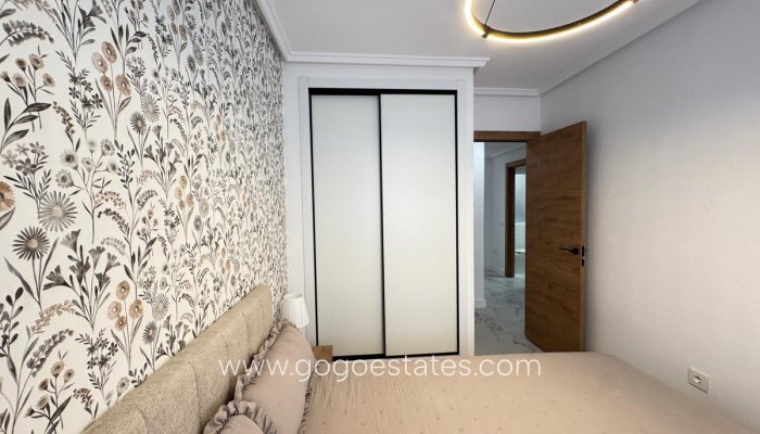 Te koop - Appartement - Appartement op de middelste verdieping - Torrevieja - Torrevieja Centro