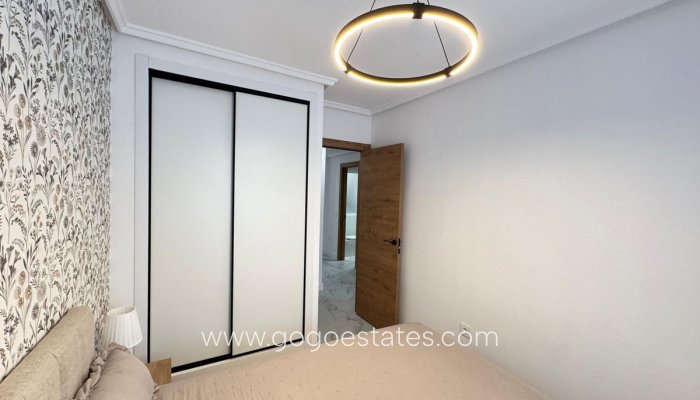 Te koop - Appartement - Appartement op de middelste verdieping - Torrevieja - Torrevieja Centro