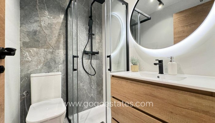 Te koop - Appartement - Appartement op de middelste verdieping - Torrevieja - Torrevieja Centro