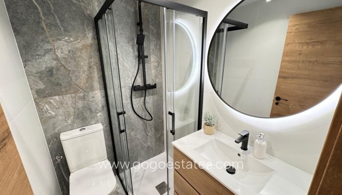 Te koop - Appartement - Appartement op de middelste verdieping - Torrevieja - Torrevieja Centro