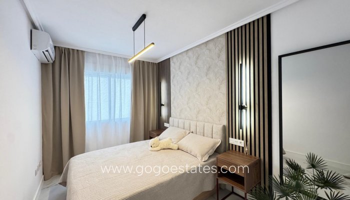 Te koop - Appartement - Appartement op de middelste verdieping - Torrevieja - Torrevieja Centro