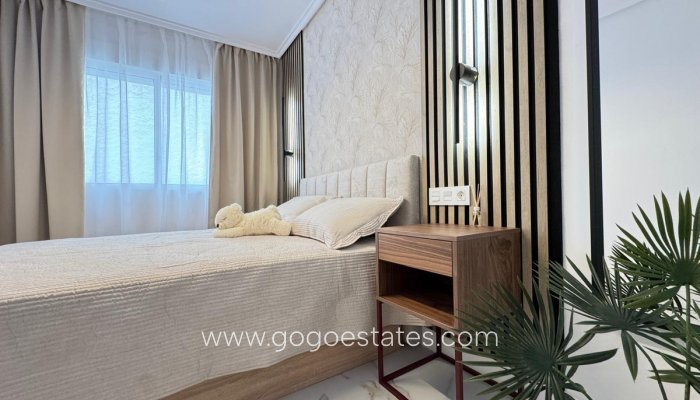 Te koop - Appartement - Appartement op de middelste verdieping - Torrevieja - Torrevieja Centro