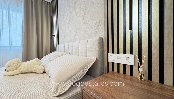 Te koop - Appartement - Appartement op de middelste verdieping - Torrevieja - Torrevieja Centro