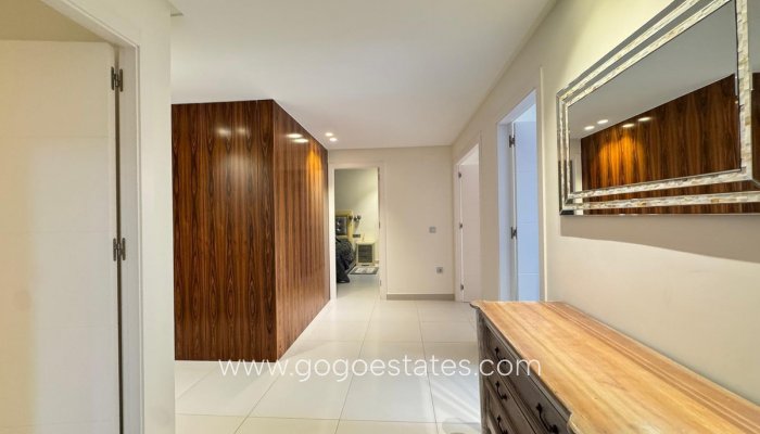 Te koop - Appartement - Appartement op de middelste verdieping - Torrevieja - Torrevieja Centro