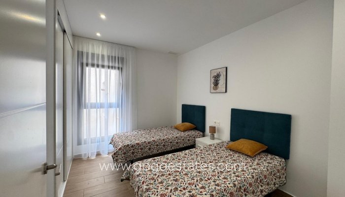 Te koop - Appartement - Appartement op de middelste verdieping - Torrevieja - Torrevieja Centro