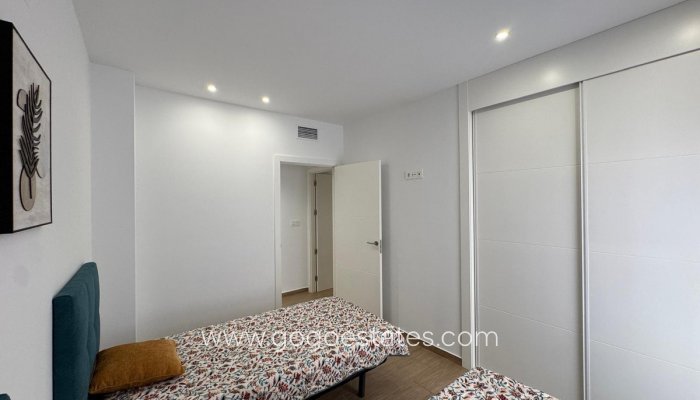 Te koop - Appartement - Appartement op de middelste verdieping - Torrevieja - Torrevieja Centro