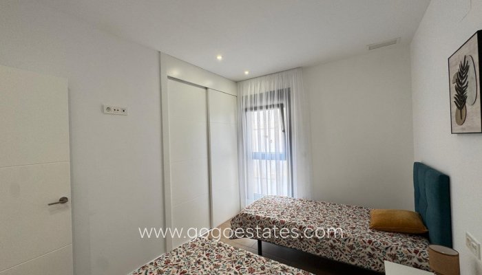 Te koop - Appartement - Appartement op de middelste verdieping - Torrevieja - Torrevieja Centro