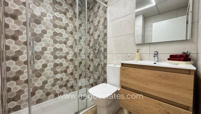 Te koop - Appartement - Appartement op de middelste verdieping - Torrevieja - Torrevieja Centro