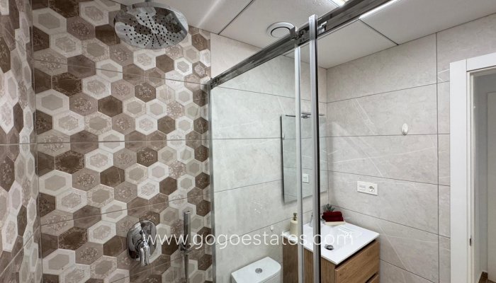 Te koop - Appartement - Appartement op de middelste verdieping - Torrevieja - Torrevieja Centro