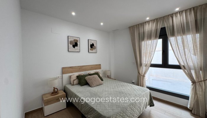 Te koop - Appartement - Appartement op de middelste verdieping - Torrevieja - Torrevieja Centro