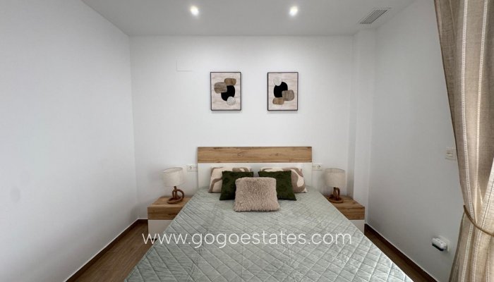 Te koop - Appartement - Appartement op de middelste verdieping - Torrevieja - Torrevieja Centro