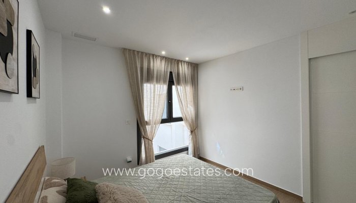 Te koop - Appartement - Appartement op de middelste verdieping - Torrevieja - Torrevieja Centro