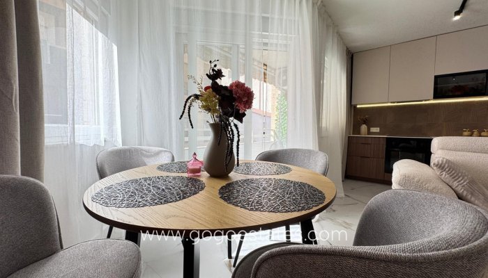 Te koop - Appartement - Appartement op de middelste verdieping - Torrevieja - Torrevieja Centro