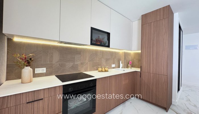 Te koop - Appartement - Appartement op de middelste verdieping - Torrevieja - Torrevieja Centro