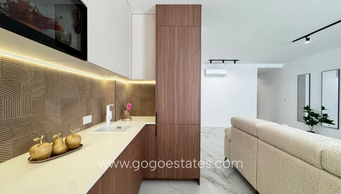 Te koop - Appartement - Appartement op de middelste verdieping - Torrevieja - Torrevieja Centro