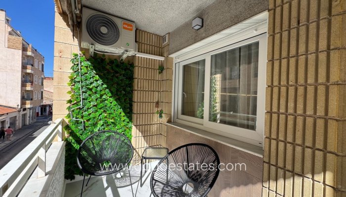 Te koop - Appartement - Appartement op de middelste verdieping - Torrevieja - Torrevieja Centro