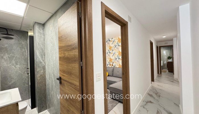 Te koop - Appartement - Appartement op de middelste verdieping - Torrevieja - Torrevieja Centro