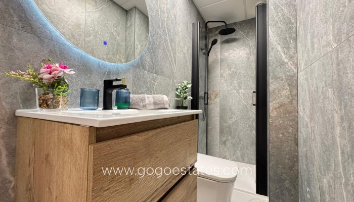 Te koop - Appartement - Appartement op de middelste verdieping - Torrevieja - Torrevieja Centro