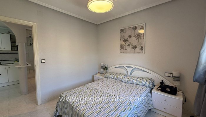 Te koop - Huis - Bungalow - Torrevieja - Torrevieja Centro