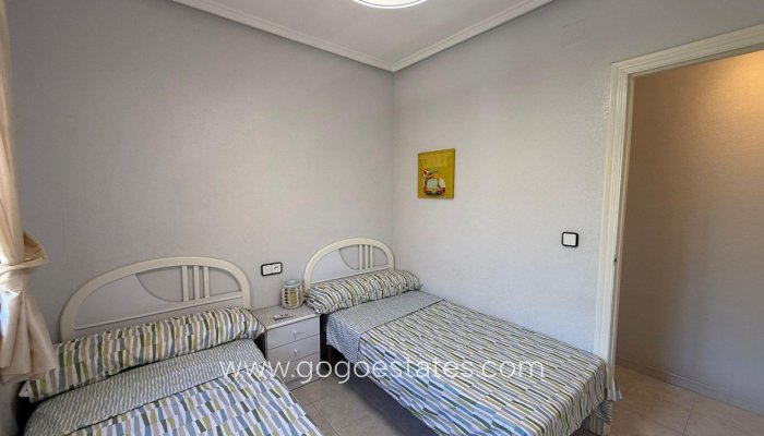 Te koop - Huis - Bungalow - Torrevieja - Torrevieja Centro