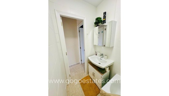 Te koop - Appartement - Appartement op de middelste verdieping - Torrevieja - Torrevieja Centro