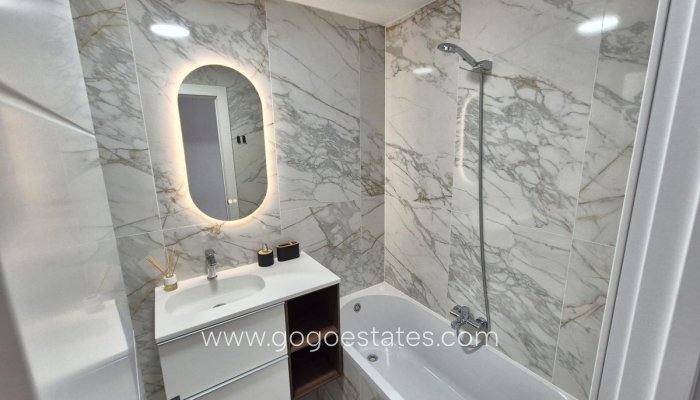 Te koop - Appartement - Appartement op de middelste verdieping - Torrevieja - Torrevieja Centro